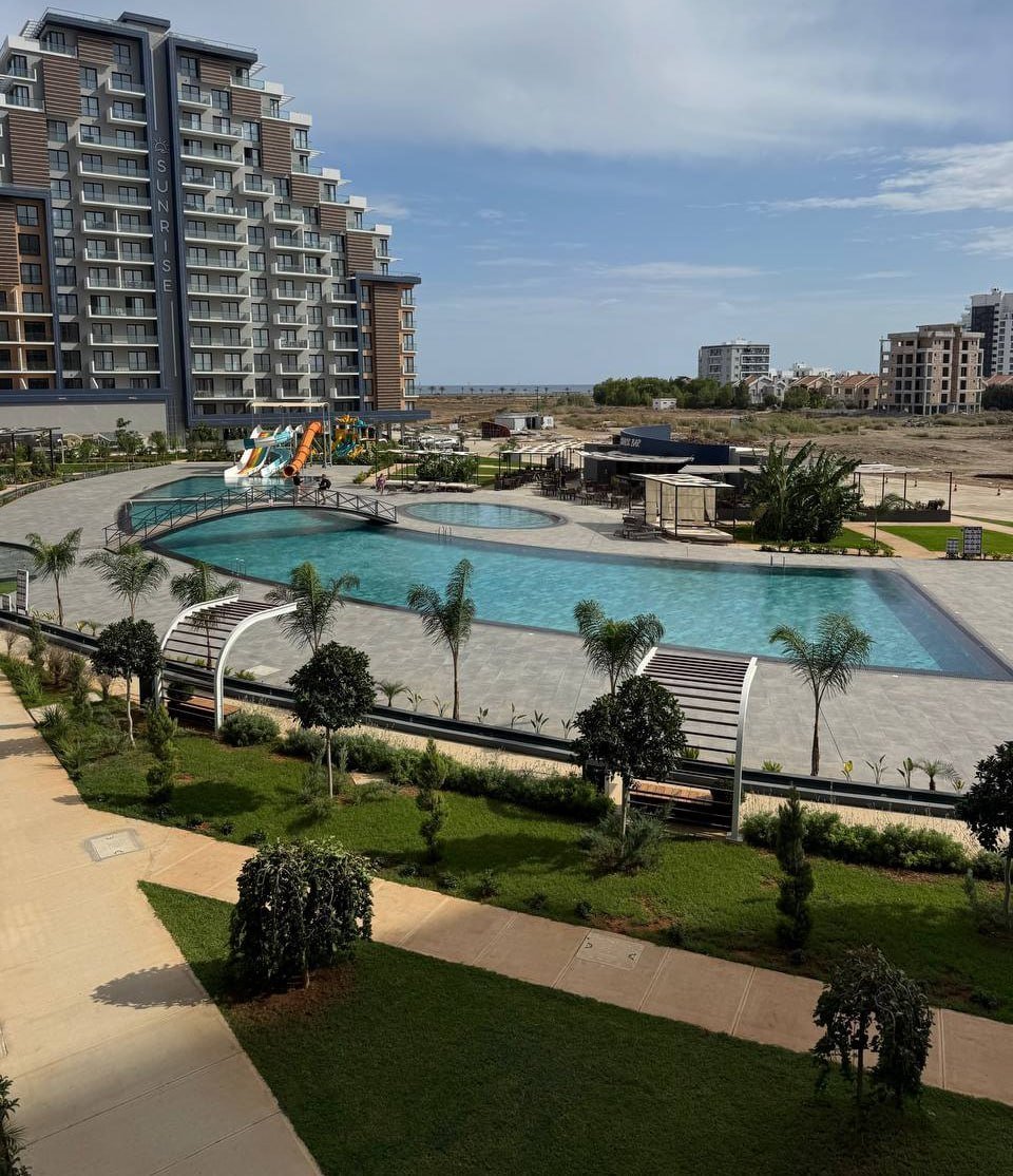 1+1 в Riverside с видом на море
