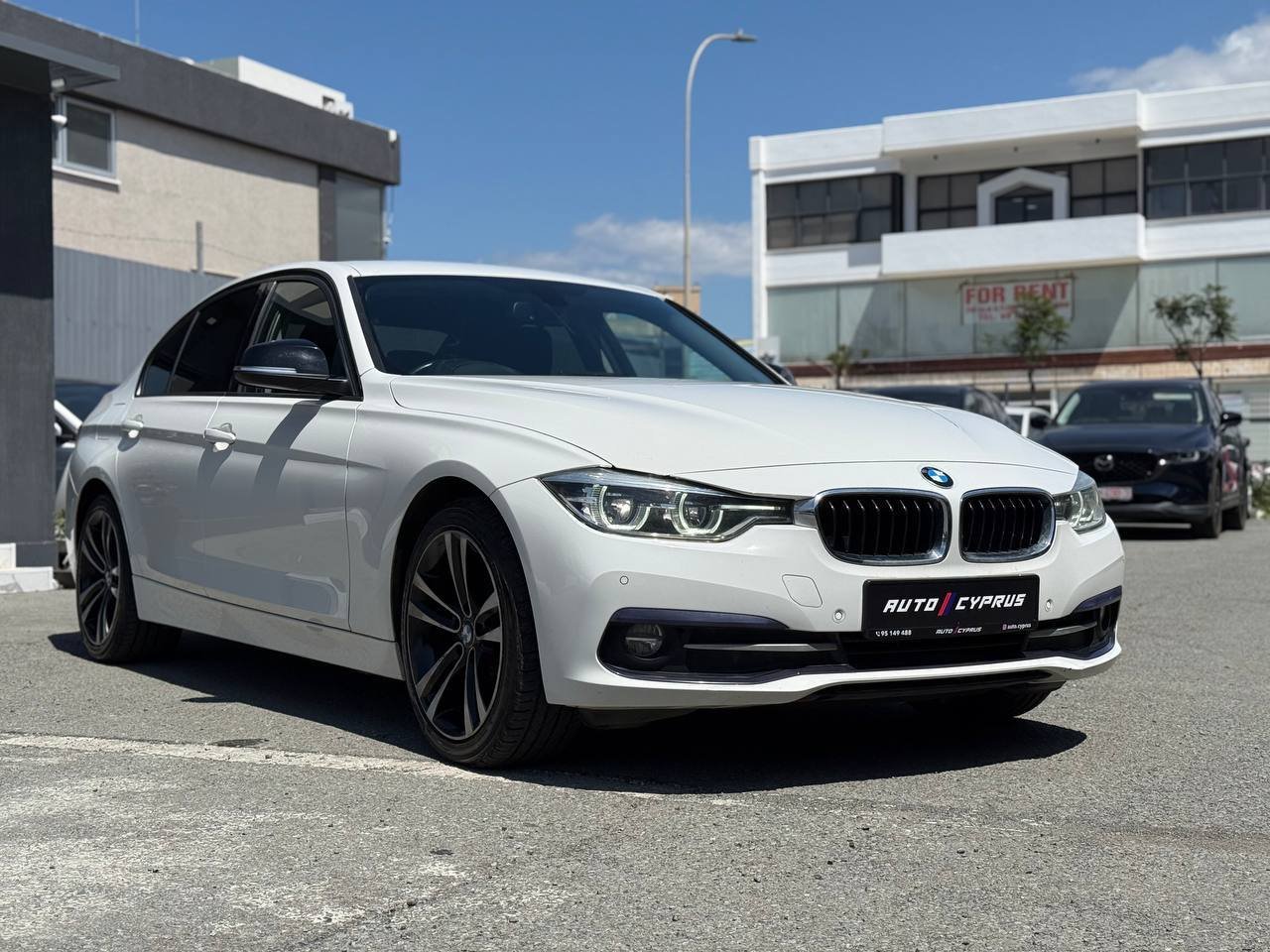 BMW 318d 2018 в отличном состоянии