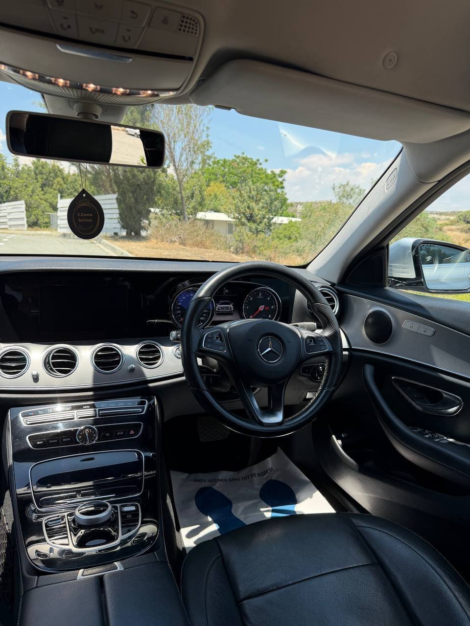 Mercedes Benz E Class 2017 в отличном состоянии