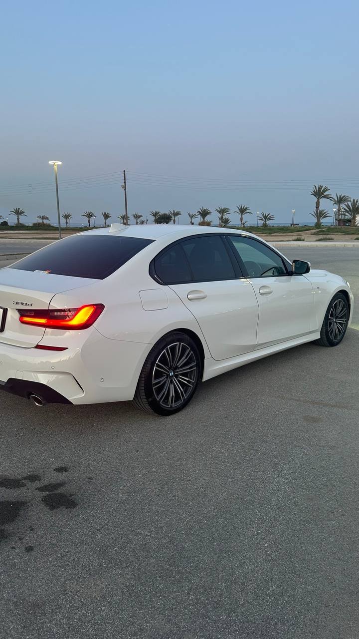 BMW 320d M xDrive 2022 в Искеле