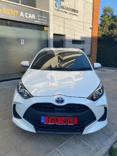 Toyota Yaris 2021 гибрид в аренду