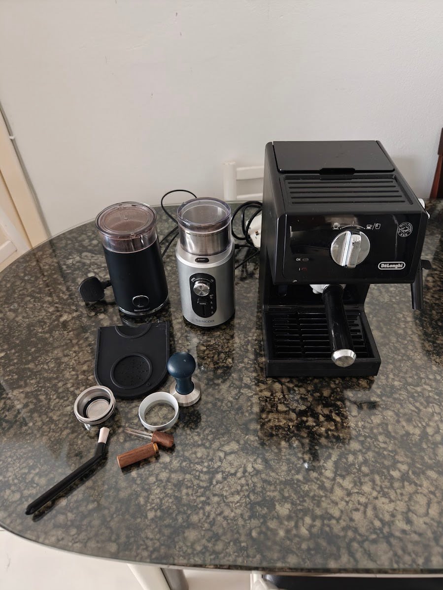 Кофемашина Delonghi с аксессуарами